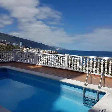 Apartment Con Piscina En *