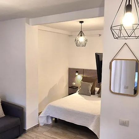 Con Piscina En Apartment *