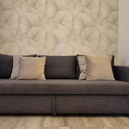 Apartment Con Piscina En *