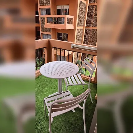 Apartment Con Piscina En